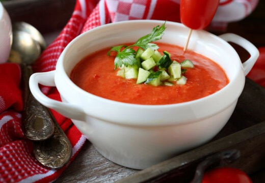Новые рецепты: Пять холодных супов для жаркого лета