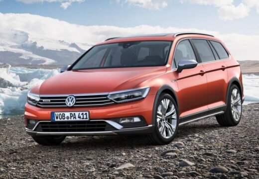 ФОТО: Volkswagen показал "вседорожный" универсал Passat