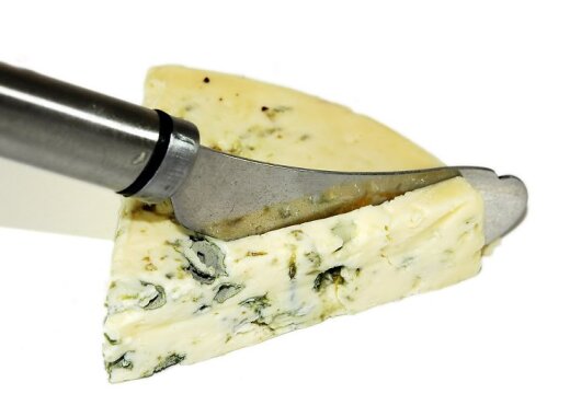 Сыр с плесенью защитит сердце от болезней