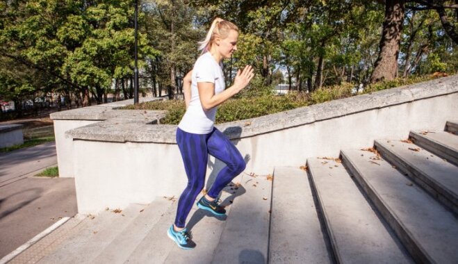 ВИДЕО. Лестница вместо тренажера: упражнения для сжигания калорий и укрепления всего тела