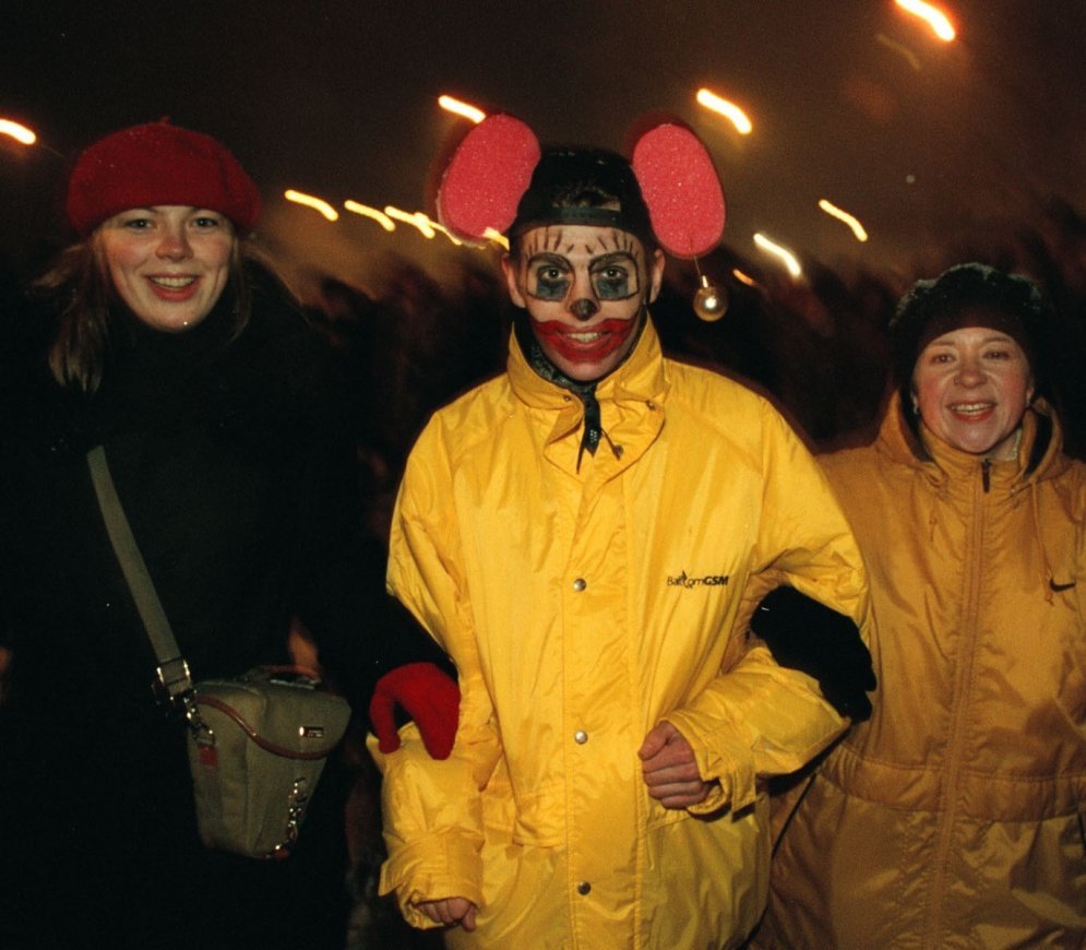 Уникальные фото: как рижане 16 лет назад встречали Новый год
