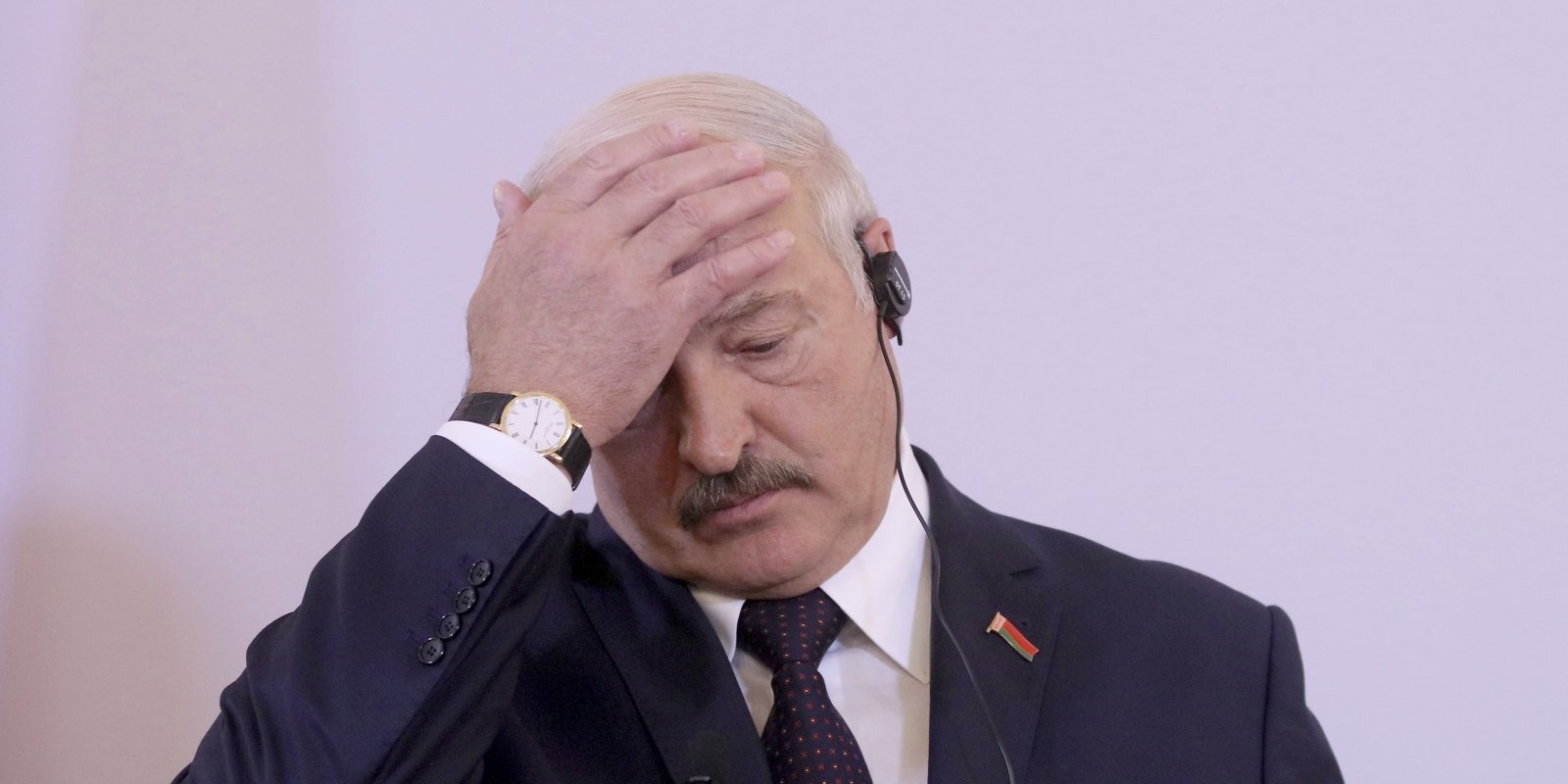 Lukašenko gatavojas varas pārejai, secina eksperts