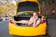 Пятиминутка мужицкой красоты: таксисты Нью-Йорка разделись для календаря