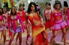 ВИДЕО: 7 песен из индийского кино, которые украсят любую летнюю дискотеку