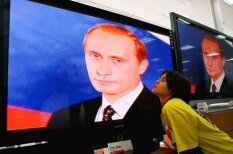 T-krekli, plakāti un pielūgsme: jaunieši – Putina fanu kluba biedri