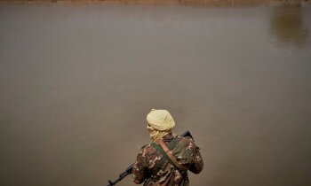 Mali armiju un krievu algotņus apsūdz 300 cilvēku noslaktēšanā