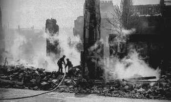 Bombardēšana pēc tūristu ceļveža – kā nacisti atriebās Lielbritānijai par Lībekas nodedzināšanu