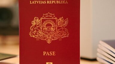 ФОТО: Сейм предоставил гражданство Латвии 15-летней российской гимнастке