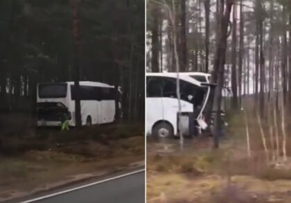 Video: Lapmežciemā autobuss ietriecas kokos; divi cietušie
