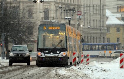 В Ригу возвращаются "снежные билеты": 12 и 13 декабря общественный транспорт для водителей будет бесплатным