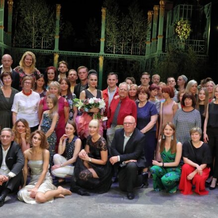 Foto: Dailes teātris ar 'Spanovska ballīti' noslēdz sezonu