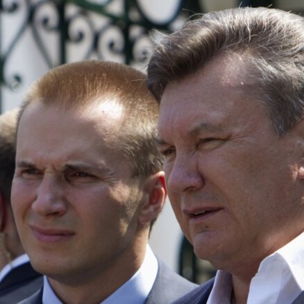 Янукович и его сын вновь пытаются оспорить санкции ЕС