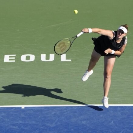 Traumu guvusī Ostapenko zaudē Seulas WTA turnīra finālā
