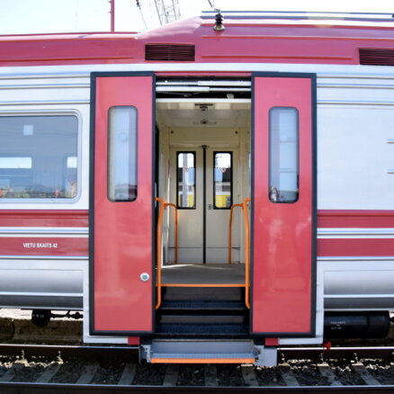 Covid-19: SPKC aicina vilciena Rīga – Ogre pasažieriem novērot savu veselību