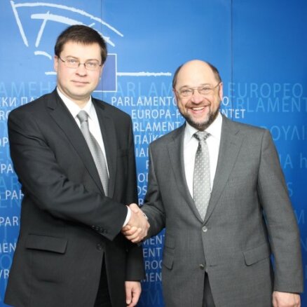 Jaunais EP prezidents Dombrovskim sola ciešu sadarbību ES budžeta izstrādē