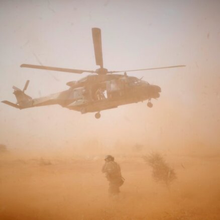 Mali divu helikopteru sadursmē gājuši bojā 13 Francijas karavīri