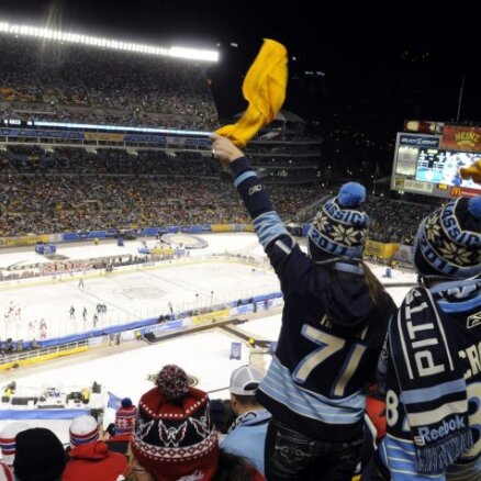 NHL ‘Winter Classic’ spēlē zem klajas debess uzvar Vašingtonas ‘Capitals’