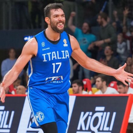 Itālijas basketbolisti nodrošina sev un Spānijai ceļazīmes uz Pasaules kausa finālturnīru