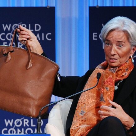 SVF izpilddirektore Davosā brīdina par nesamērīgas taupības draudiem ekonomikas izaugsmei