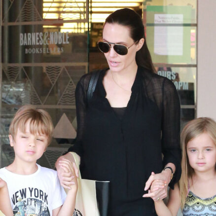 Анджелина Джоли дала первое интервью после развода и рассказала о проблемах