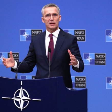 Stoltenbergs uzaicinājis Zelenski apmeklēt NATO samitu