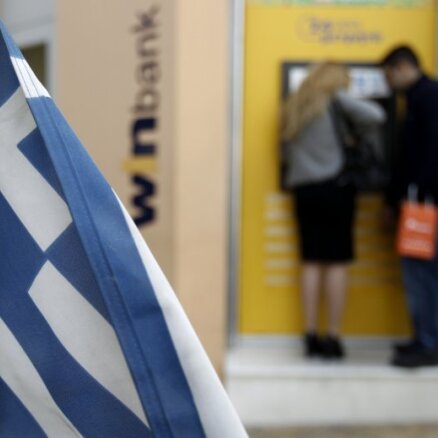 Eiro zonas finanšu ministri apstiprina kārtējās aizdevuma daļas piešķiršanu Grieķijai