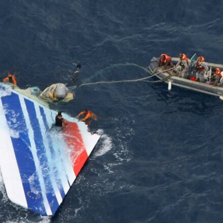 В океане с места крушения лайнера Air France подняты тела еще 75 человек