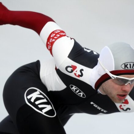 Конькобежец Силов установил рекорд Латвии на 10 000 м
