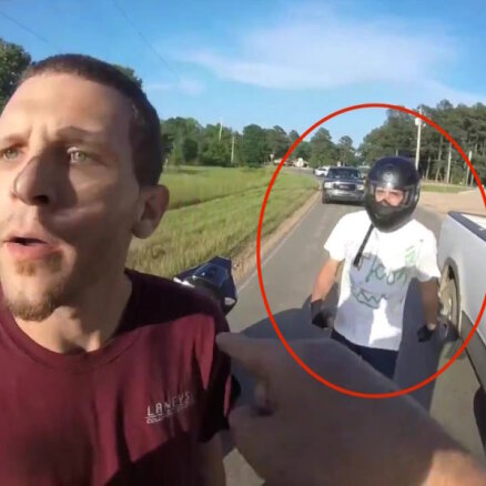 Video: ASV motociklista un pikapa vadītāja strīda negaidītais pavērsiens
