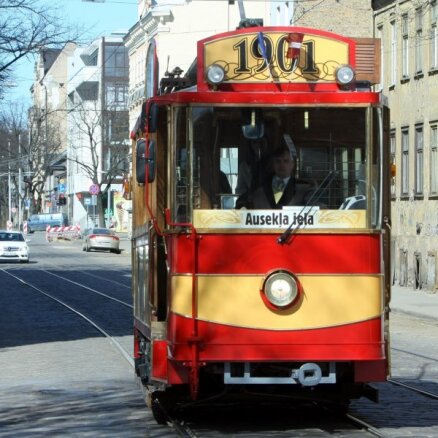 Retro tramvajs iet 'uz izķeršanu' - 'Rīgas satiksme' atklāj nomas biznesa aizkulises