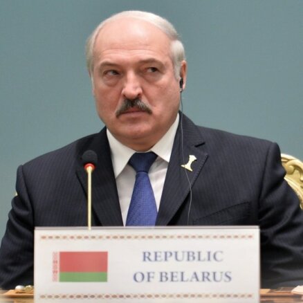 Lielbritānija un Kanāda ievieš sankcijas pret Lukašenko un viņa dēlu