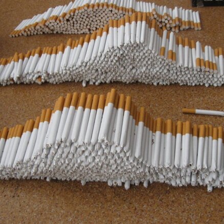 Atmasko starptautisku kontrabandistu grupējumu un konfiscē 8,6 miljonus cigarešu