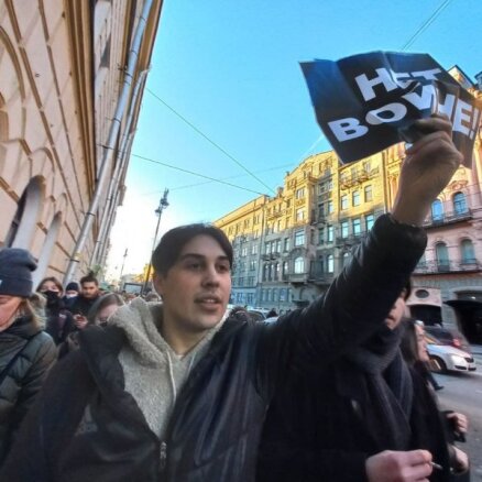 ФОТО и ВИДЕО. Массовые антивоенные акции проходят по 44 городам России