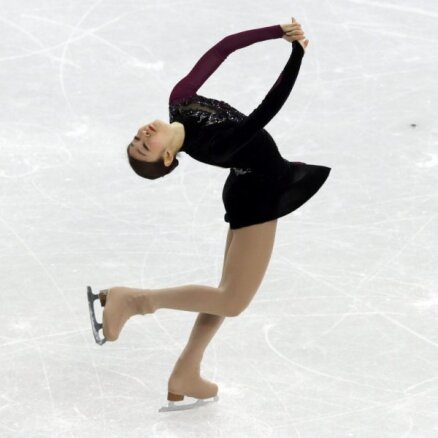 Dienvidkorejas daiļslidotāja Kima pēc strīdīgajām Olimpiādes sacensībām noslēdz karjeru