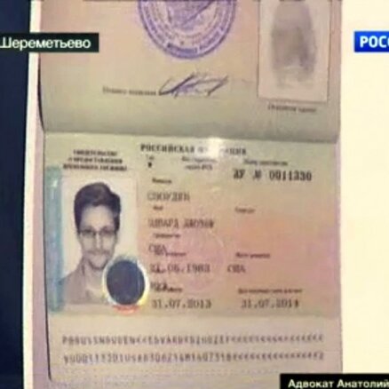 Krievijā Snoudenam atļauts pavadīt gadu