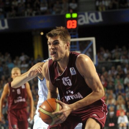 Latviešu basketbolists Siliņš plāno 'apostīt gaisu' un pieteikties NBA draftam