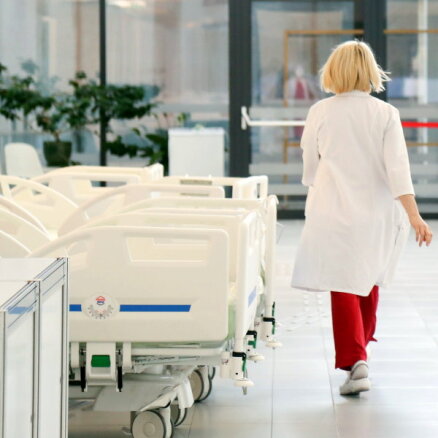 Койки и психоэмоциональная поддержка: латвийские больницы готовятся принять пострадавших в войне
