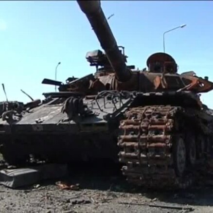 Video: Kā izskatās sīvajās cīņās sagrautā Luhanskas lidosta