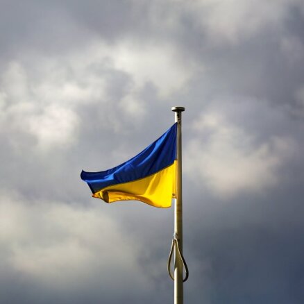 EK apstiprina papildu 2,5 miljardu eiro piešķiršanu Ukrainai