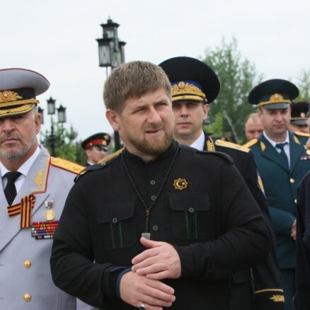 74 tūkstoši čečenu ir gatavi 'ieviest kārtību' Ukrainā, paziņo Kadirovs