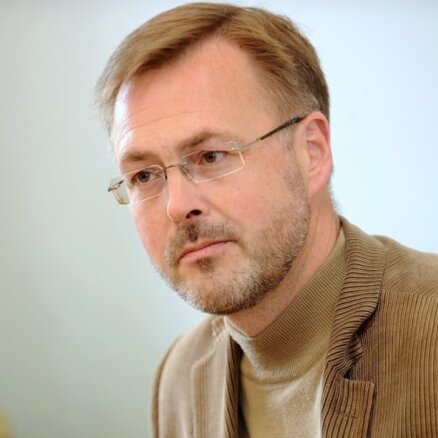 Алексей Лоскутов предложил Ушакову извиниться перед Путиным и уехать в РФ