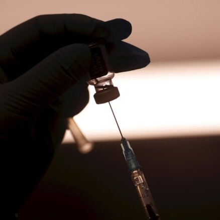 Госагентство лекарств: в Латвии не подтверждено ни одного летального случая в связи с вакцинацией от Covid-19