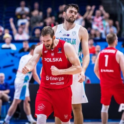 Lielākā sensācija 'Eurobasket 2022': Polija ceturtdaļfinālā uzvar čempioni Slovēniju