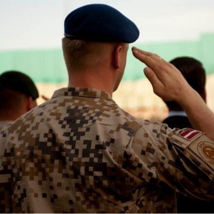 Размещенные в Кувейте латвийские военнослужащие возвращаются на родину