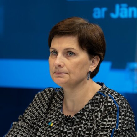 Винькеле покинула должности в партии на время уголовного расследования