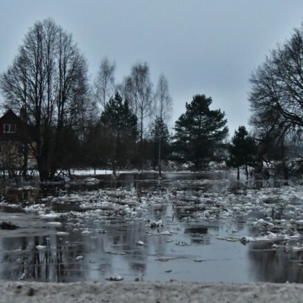 Daugavā pie Jēkabpils ūdens līmenis pārsniedzis oranžā brīdinājuma atzīmi
