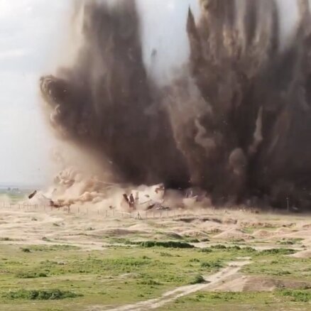 Video: 'Islāma valsts' iespaidīgā video demonstrē, kā uzspridzina senu asīriešu pilsētu