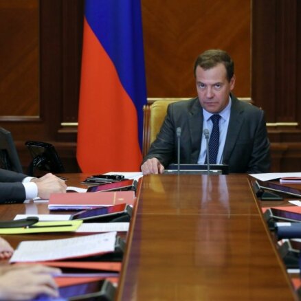 Medvedevs: jaunas ASV sankcijas būs 'ekonomiskā kara pieteikums'
