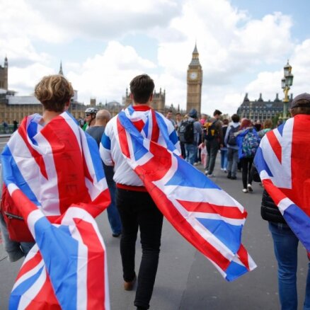 Великобритания думает ввести рабочие и учебные визы для граждан ЕС