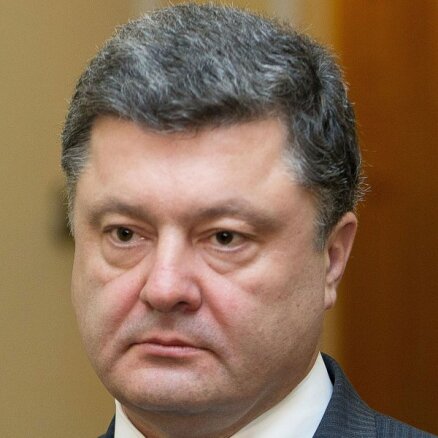 Krievija vēlas izjaukt Ukrainas prezidenta vēlēšanas, uzskata Porošenko